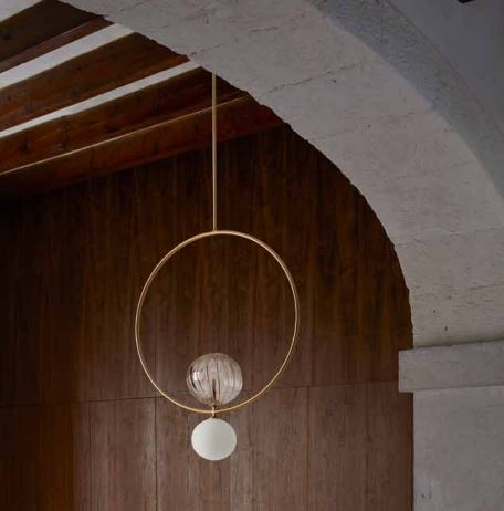 Подвесной светильник Level золотой 60 см, плафоны 1302/200/прозрачный, 1302/140/OPAL от интернет-магазина IDODOM.RU