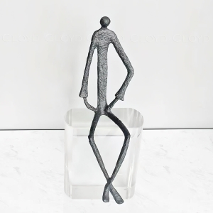 Статуэтка Cloyd арт.50178 / выс. 34 см - черный / серия 1642