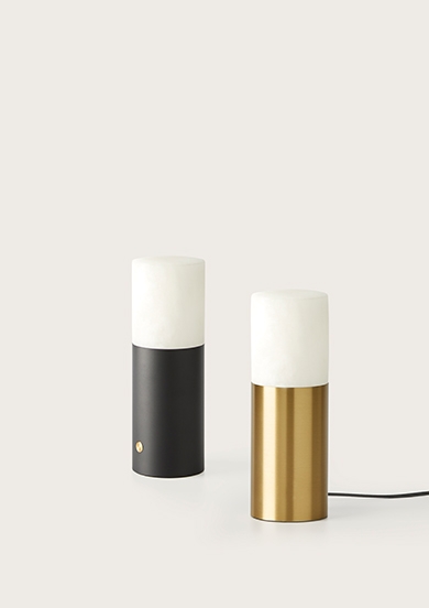 Настольная лампа Lind USB черная от интернет-магазина IDODOM.RU