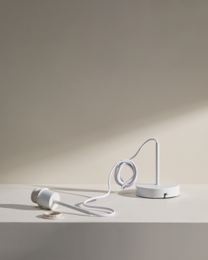 Основание металлического светильника Fluvia белого цвета, 250 см