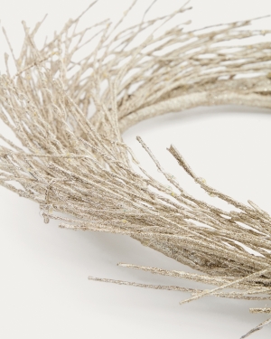 On top of the Christmas tree or in a corner to give it a festive touch, the star is essential. Bria