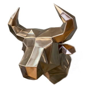 Голова быка. Полигональная скульптура из нержавеющей стали. Финиш: Обжиг. Цвет: Золото.