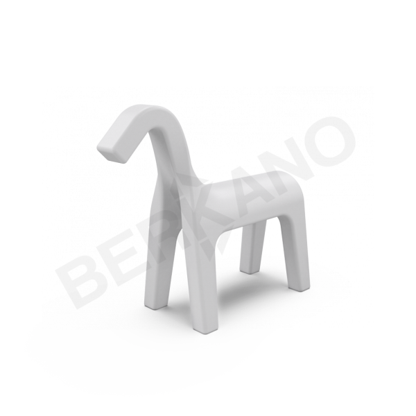 Лошадка Belle белого цвета