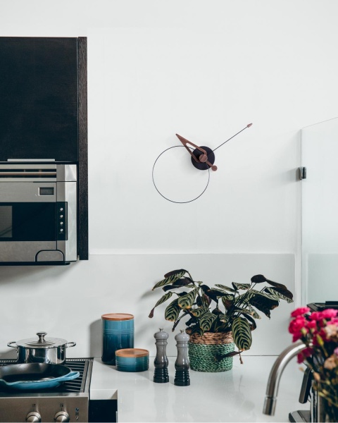 Настенные часы Pico орех-черный от интернет-магазина IDODOM.RU