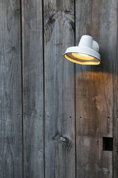 Уличное бра Bronx белое от интернет-магазина IDODOM.RU