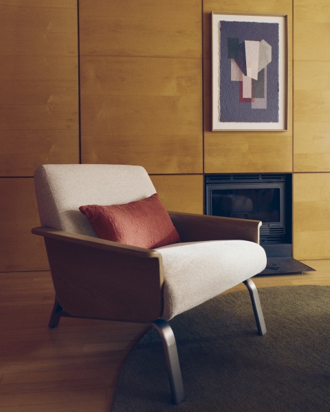 Кресло Amsen бежевое из дубовой фанеры со стальными ножками от интернет-магазина IDODOM.RU