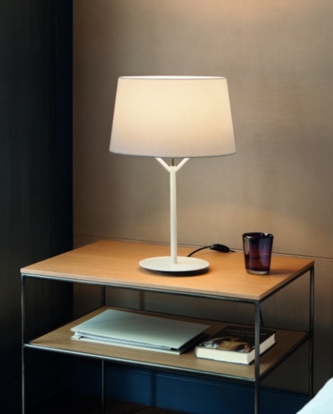 Настольная лампа Jerry Ø35 белый от интернет-магазина IDODOM.RU