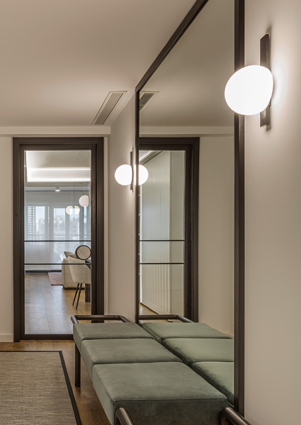 Настенный светильник Circ CIR_3720 черный от интернет-магазина IDODOM.RU