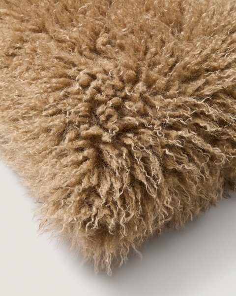 Чехол для подушки Akla из искусственного меха зеленого цвета 40 x 60 см от интернет-магазина IDODOM.RU