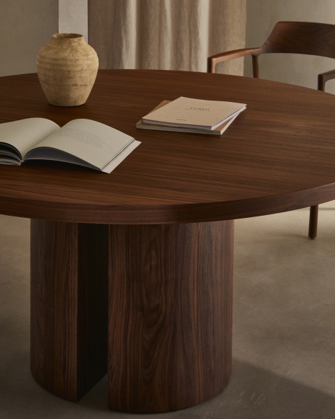 Круглый стол Nealy с ореховым шпоном в темной отделке, Ø 150 см от интернет-магазина IDODOM.RU