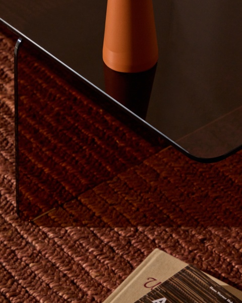 Журнальный столик Zaren из коричневого закаленного стекла, 120 x 60 см от интернет-магазина IDODOM.RU