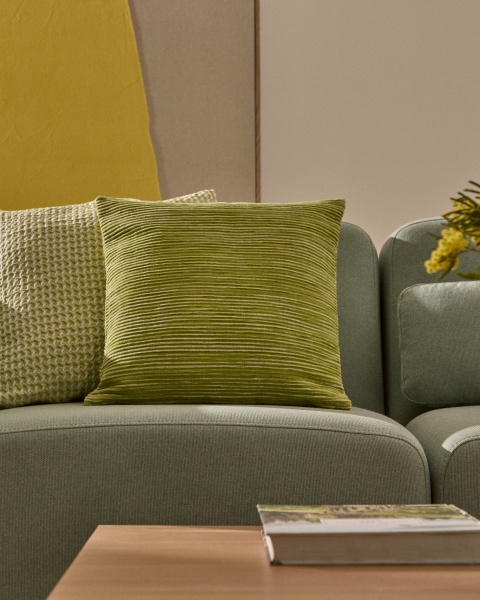 Чехол для подушки из жаккардовой ткани в зеленую полоску 45 x 45 см от интернет-магазина IDODOM.RU