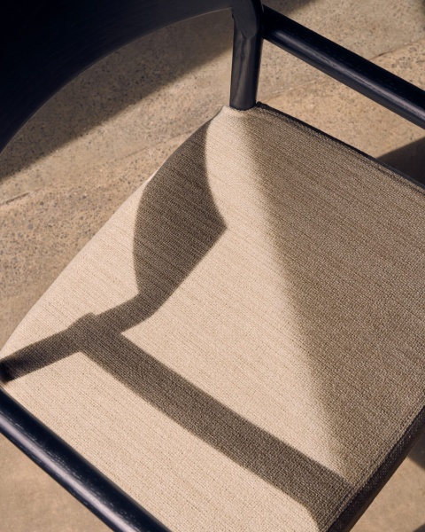 Стул Falconera со съемным чехлом из массива дуба с черной отделкой FSC Mix Credit от интернет-магазина IDODOM.RU