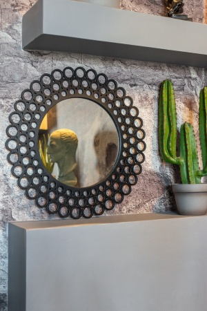 Зеркало Backbone Black от интернет-магазина IDODOM.RU