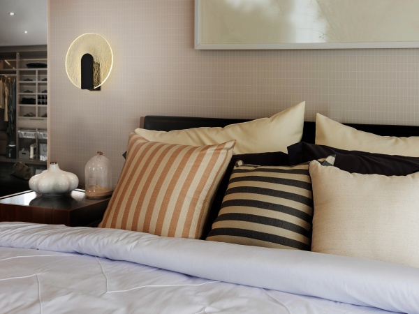 Auris Настенный светильник черный от интернет-магазина IDODOM.RU