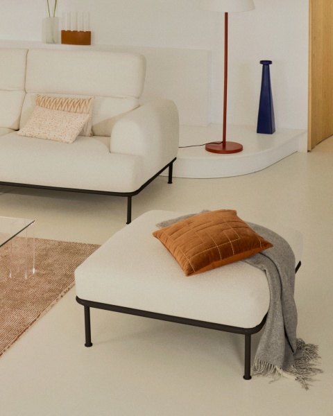 Пуф для ног Aurum цвета экрю 85 x 85 см от интернет-магазина IDODOM.RU