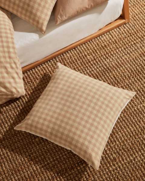 Yanil Чехол на подушку 100% хлопок розовые и бежевые квадраты 45 x 45 см от интернет-магазина IDODOM.RU