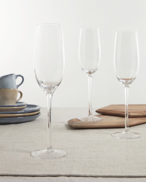 Сервировочная доска Romina из массива акации удлиненная семиугольная от интернет-магазина IDODOM.RU