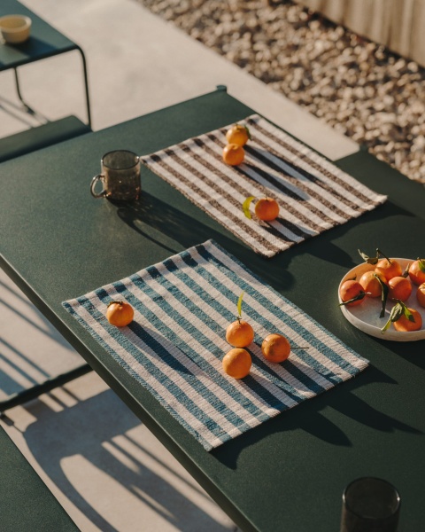 Sotil Набор из 2 скамеек и стола из оцинкованной стали от интернет-магазина IDODOM.RU