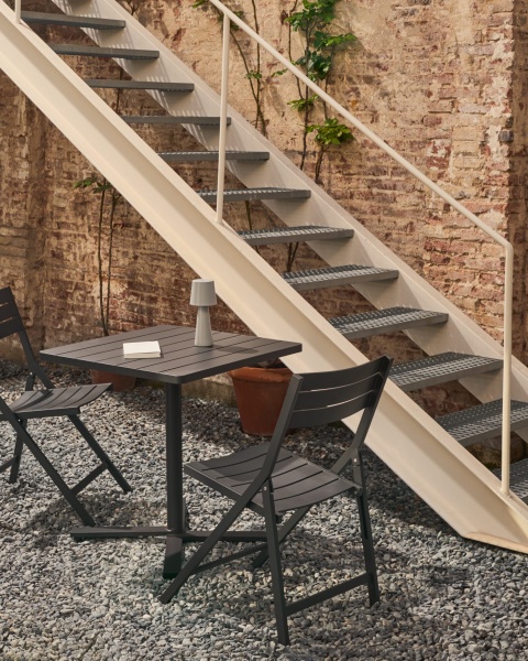 Складной уличный стол Torreta из алюминия с черной отделкой 70 x 70 см от интернет-магазина IDODOM.RU