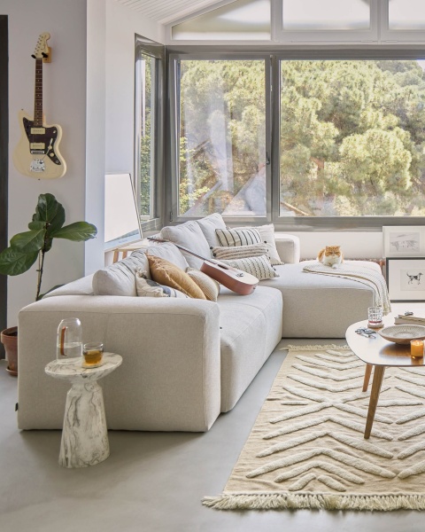 Столик приставной Kesbury от интернет-магазина IDODOM.RU