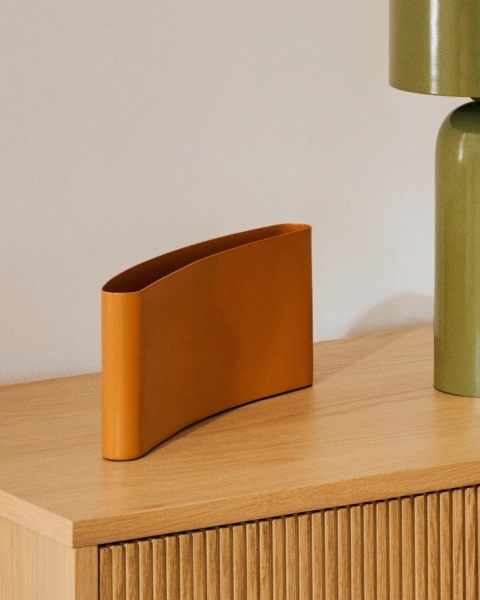 Подсвечник железный оранжевый Mistra от интернет-магазина IDODOM.RU