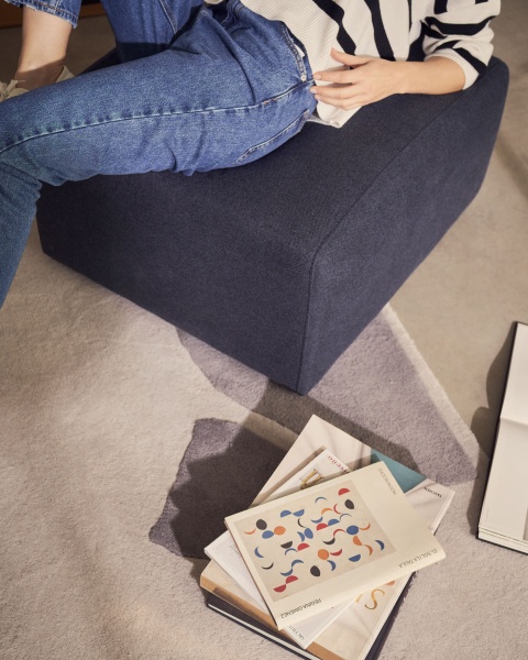 Neom Подставка для ног синего цвета 75 x 64 см от интернет-магазина IDODOM.RU