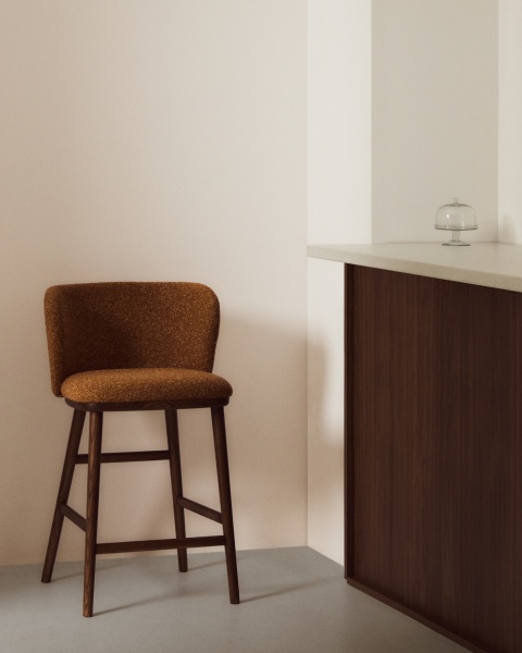 Полубарный стул Ciselia из терракотового шенилла с ножками из ясеня в отделке орех от интернет-магазина IDODOM.RU