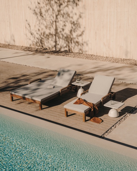 Журнальный столик Saura со столешницей из белой терраццо от интернет-магазина IDODOM.RU