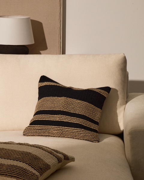 Чехол для подушки Aylin из хлопка черного цвета и вышивкой из джута 50 x 50 см от интернет-магазина IDODOM.RU