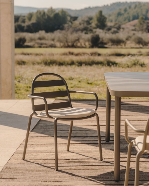 Joncols Уличный алюминиевый стул с зеленой отделкой от интернет-магазина IDODOM.RU