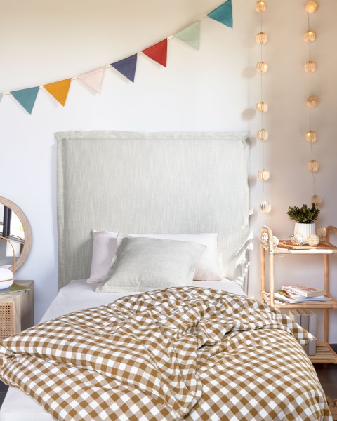 Изголовье из льняной ткани белого цвета Tanit со съемным чехлом 106 x 106 см от интернет-магазина IDODOM.RU