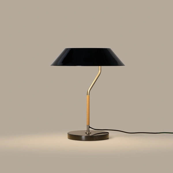 Настольная лампа Aider матовая латунь от интернет-магазина IDODOM.RU