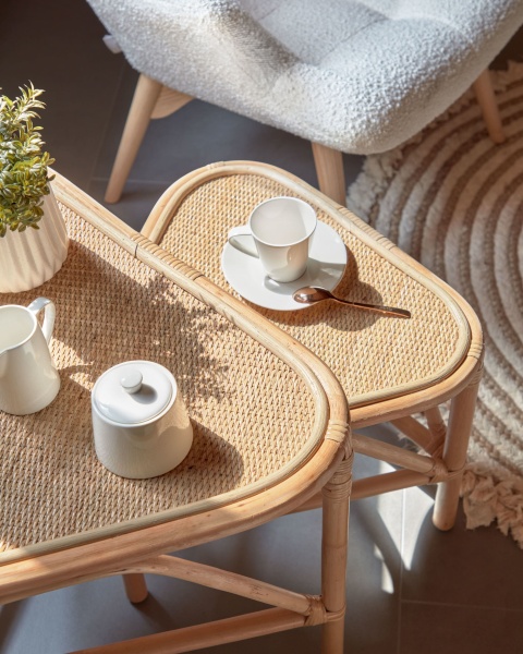 Набор Queenie из 2 прикроватных столиков из ротанга с натуральной отделкой 65 x 53 см и 50 x 42 см от интернет-магазина IDODOM.RU