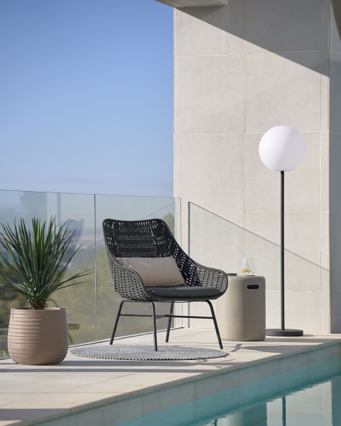 Торшер Lape из черной стали от интернет-магазина IDODOM.RU