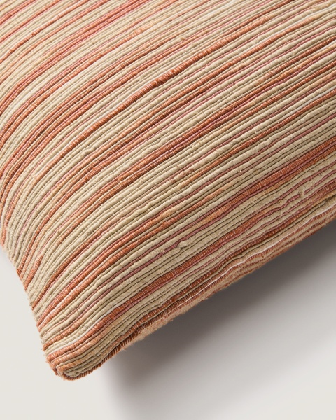 Чехол для подушки Zilora из жаккарда в красную и бежевую полоску от интернет-магазина IDODOM.RU