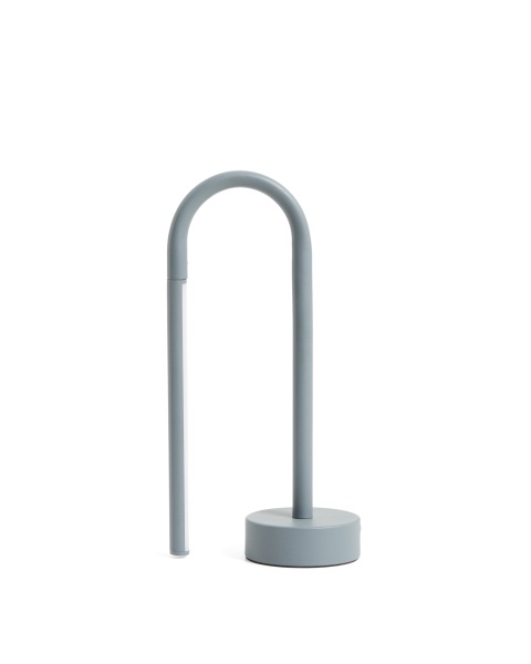 Переносная настольная лампа Bow из синего алюминия от интернет-магазина IDODOM.RU