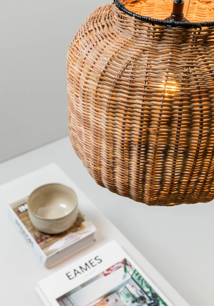 Подвесной светильник Tupai черный/ротанг от интернет-магазина IDODOM.RU Подвесной светильник Tupai черный/ротанг от интернет-магазина IDODOM.RU