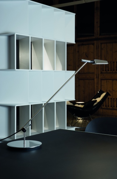 Настольная лампа Tema матовый никель от интернет-магазина IDODOM.RU