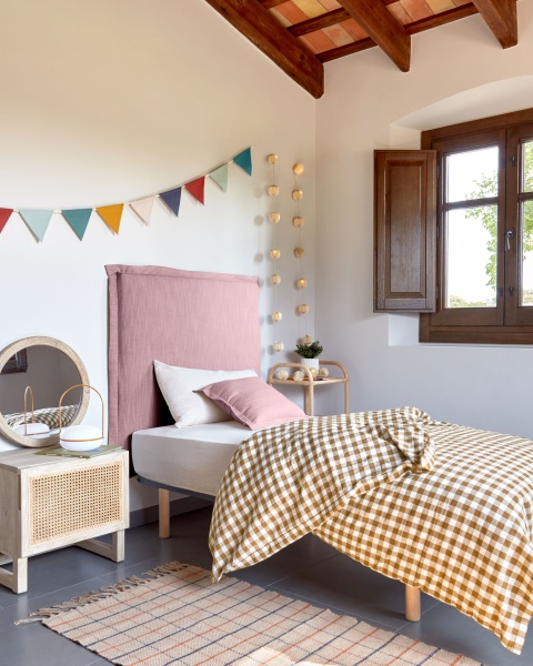 Изголовье из льняной ткани розового цвета Tanit со съемным чехлом 106 x 106 см от интернет-магазина IDODOM.RU