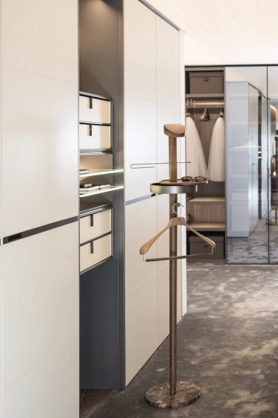 Вешалка напольная Momentos M орех / мрамор Emperador от интернет-магазина IDODOM.RU