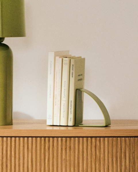 Настольная лампа Monze из зеленого металла от интернет-магазина IDODOM.RU