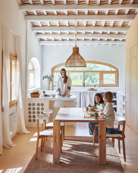 Стол Deyarina с дубовым шпоном и ножками из массива дуба 200 х 100 см от интернет-магазина IDODOM.RU