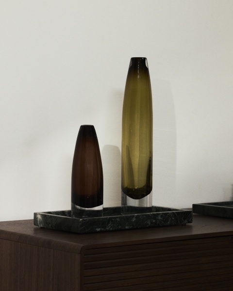 Ваза из коричневого стекла Toli 22,5 см от интернет-магазина IDODOM.RU