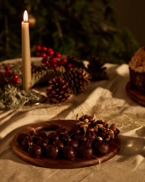 Сервировочная доска Klot среднего размера из акации от интернет-магазина IDODOM.RU