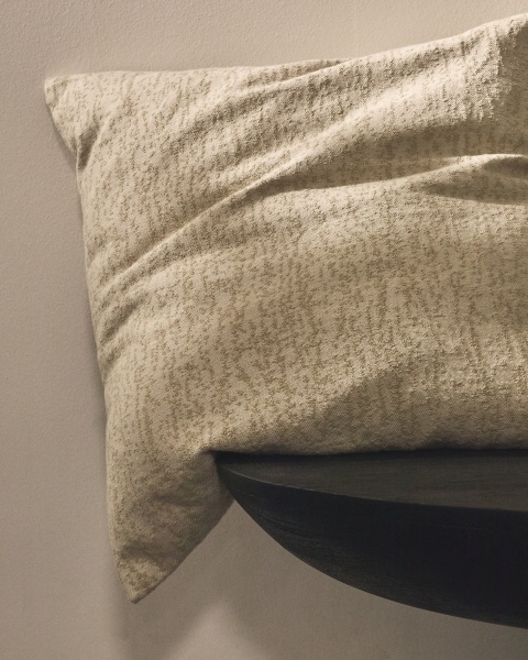 Чехол на подушку Melien из жаккарда натуральный  50 x 50 см от интернет-магазина IDODOM.RU