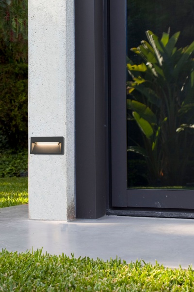 Бра Path темно-серое LED 9W 3000K от интернет-магазина IDODOM.RU