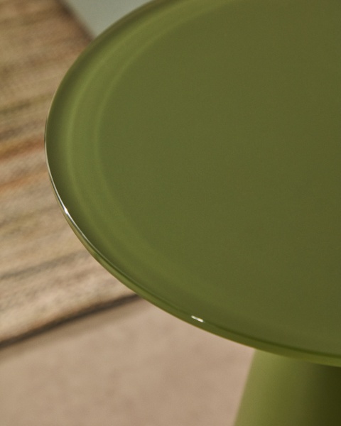 Приставной столик Wilshire из стали с закаленным стеклом с матовой зеленой отделкой Ø35 см от интернет-магазина IDODOM.RU