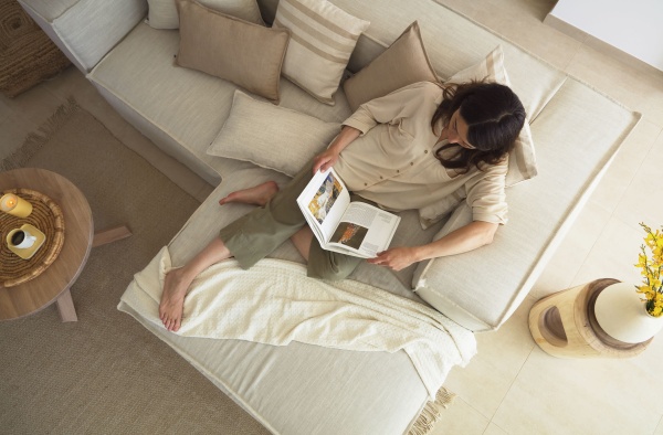 2-местный диван Blok с правым шезлонгом и съемными чехлами из белого льна 240см от интернет-магазина IDODOM.RU