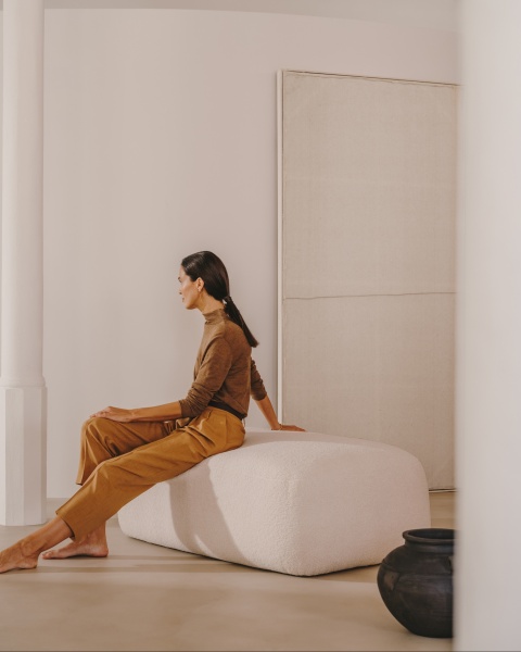 Пуф Martina из шенилла цвета экрю 123 x 85 см от интернет-магазина IDODOM.RU